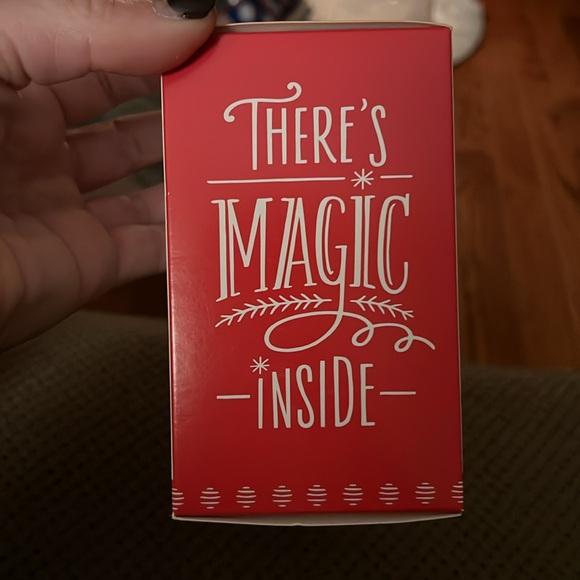 Hallmark keepsake SCOOBY SAVES THE DAY ornament - Picture 2 of 6